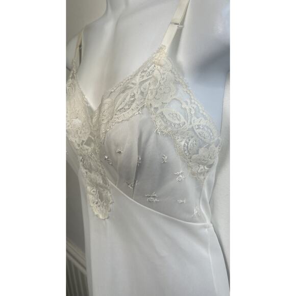Val Mode Other - Vintage Val Mode All Nylon White Full Slip Lace Embroidered Cami Dress Size 32